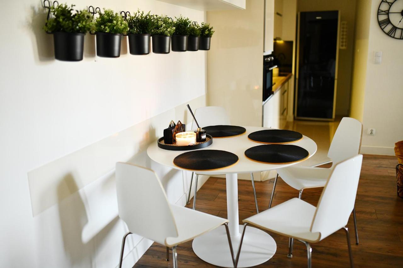 Ciekawe Miejsce B Apartment โควอบเซก ภายนอก รูปภาพ