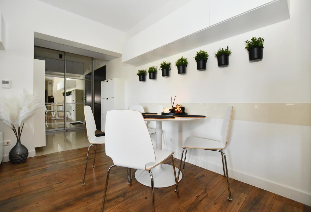 Ciekawe Miejsce B Apartment โควอบเซก ภายนอก รูปภาพ