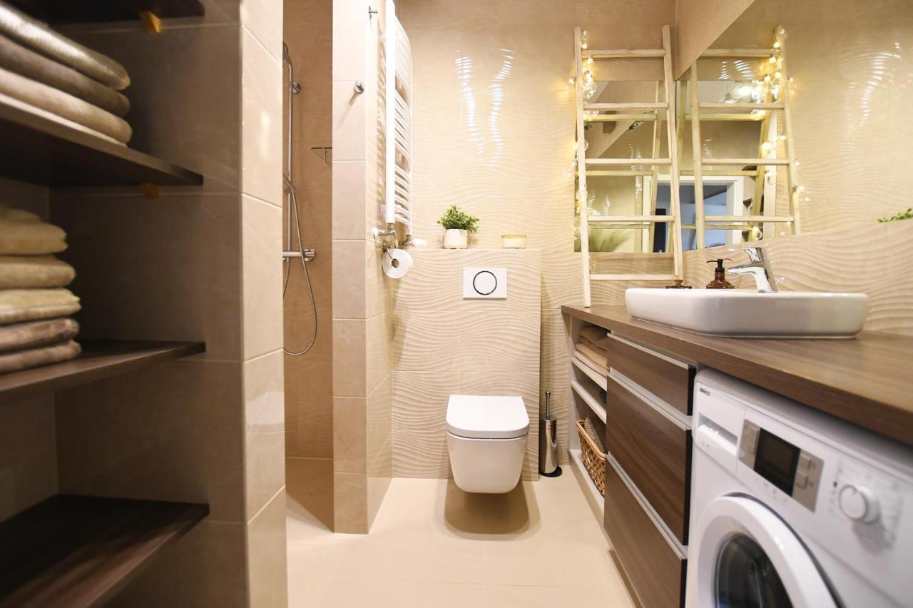Ciekawe Miejsce B Apartment โควอบเซก ภายนอก รูปภาพ