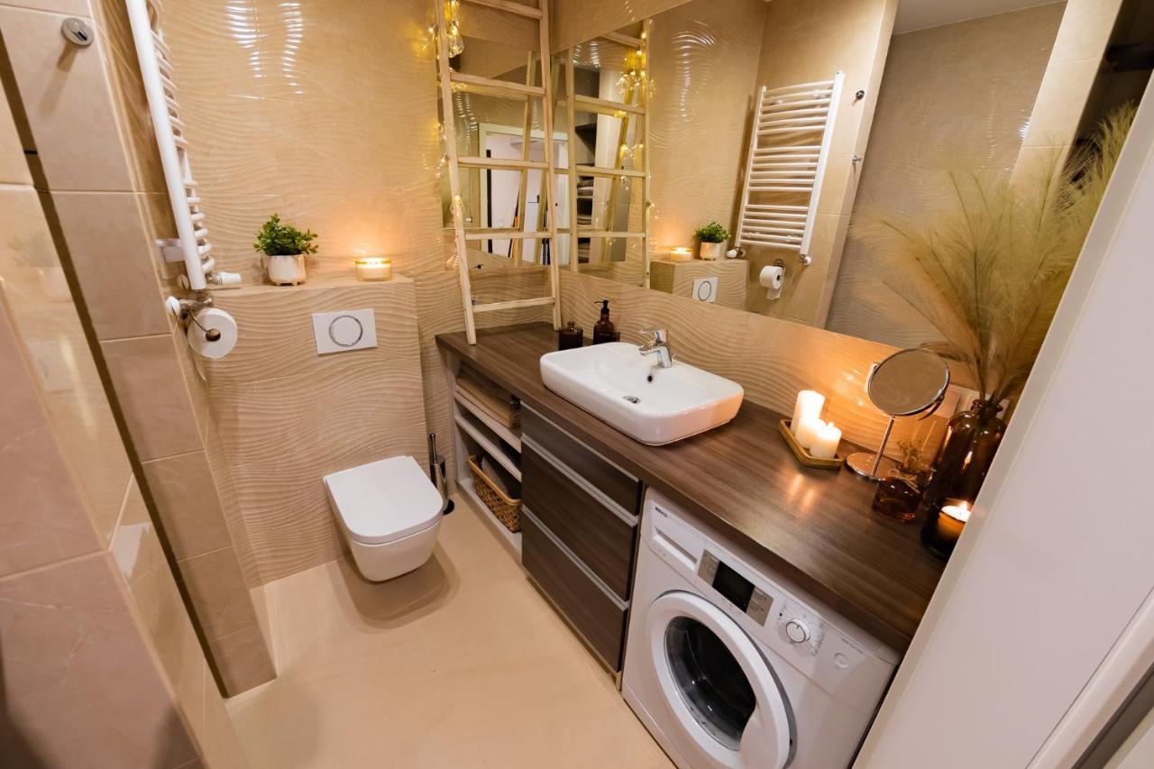 Ciekawe Miejsce B Apartment โควอบเซก ภายนอก รูปภาพ