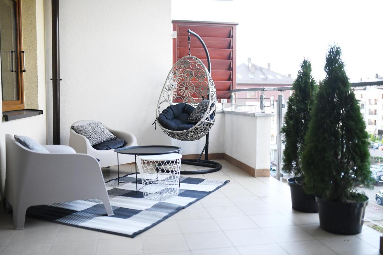 Ciekawe Miejsce B Apartment โควอบเซก ภายนอก รูปภาพ